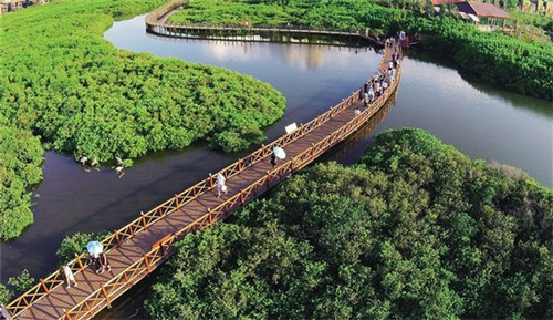 在开县开果汁加盟店有没有值得推荐的品牌，开县加盟果汁先生一月可以挣多少钱